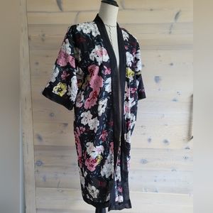 Summer & Rose Kimo i Robe, NWOT, one size